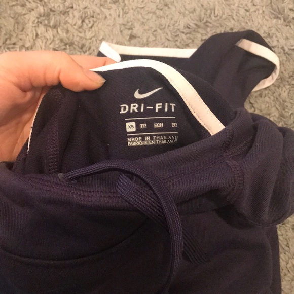 Nike Pullover - Picture 4 of 5